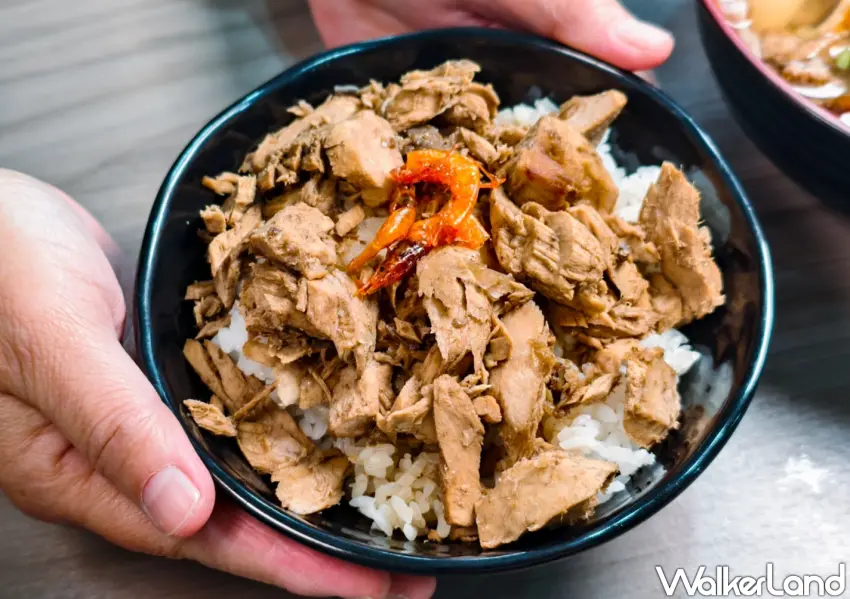 ▲滷鮪魚飯為「丫娥東港海鮮飯湯」人氣餐點之一。（美食好芃友提供）