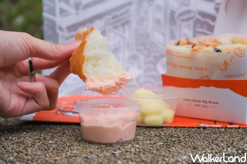 ▲foca poca 圈點佛卡夏附明太子與卡士達沾醬。（攝影：張人尹）