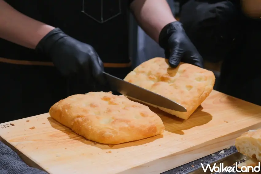 ▲foca poca 佛卡夏提供分切、現場加熱服務。（攝影：張人尹）