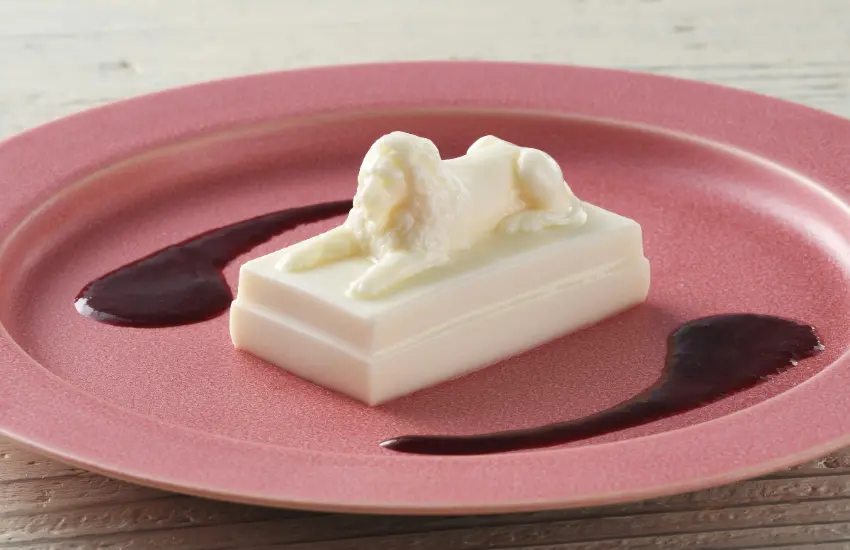 ▲重現三越標誌性的獅子像，造型可愛到捨不得吃。