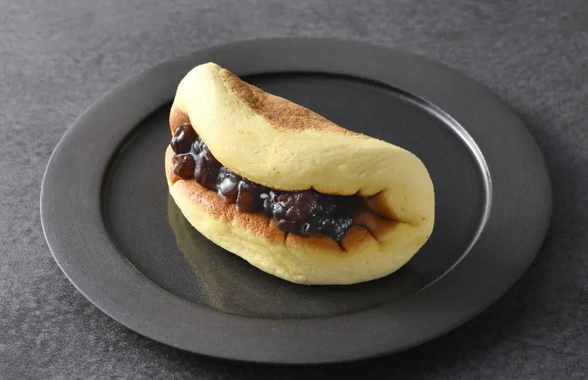 ▲蛋糕體鬆軟且濕潤，這種空氣感來自特製蛋糕糊和熟練職人的烘烤技術。