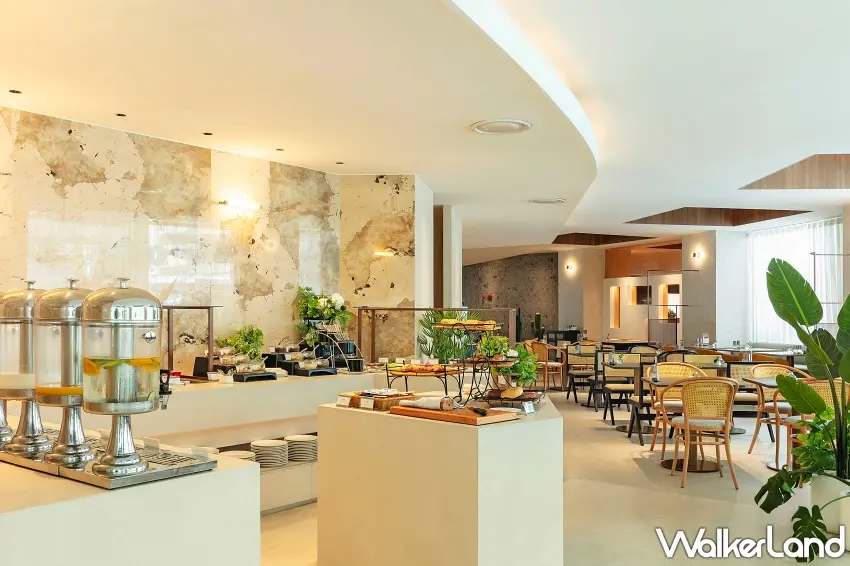 ▲在當代典雅的板石自助式餐廳用餐,旅人能伴隨清晨陽光,享受屬於自己的城市時光。圖/國聯大飯店提供;窩客島整理