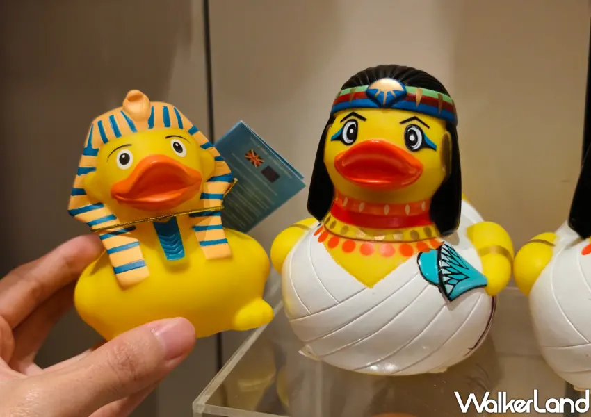 ▲大英博物館精選人氣周邊經典小鴨也變成古埃及文化風格。(攝影:鄭雅之)