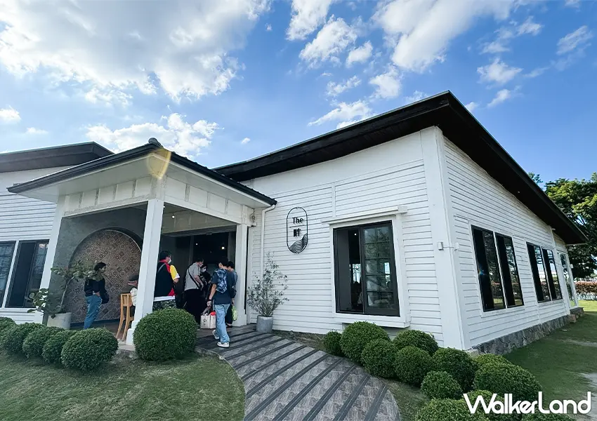 ▲桃園景觀餐廳爆紅!龍潭美食推薦 The畔 cafe&dining 湖景第一排超美,純白系建築超好拍。