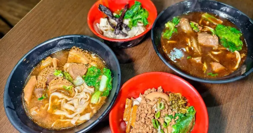 在地人激推！文山金牛牛肉麵，滿漢三寶料多實在，肉醬飯清爽不油膩。