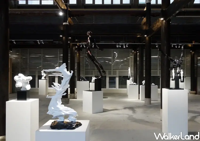 ▲好萊塢特效大師王尋雕塑展於台中古蹟儒考棚展出。