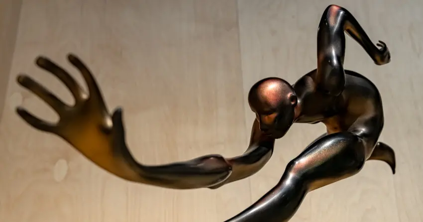 台中雕塑展覽免費入場！好萊塢特效大師王尋雕塑展，流動雕塑逛儒考棚開拍。