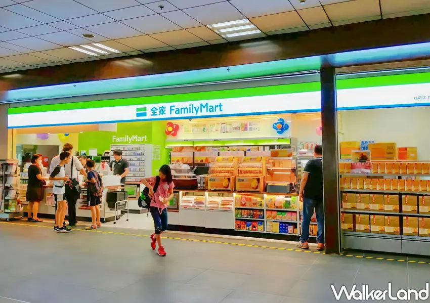 ▲全家8間指定門市開賣陳耀訓紅土蛋黃酥。