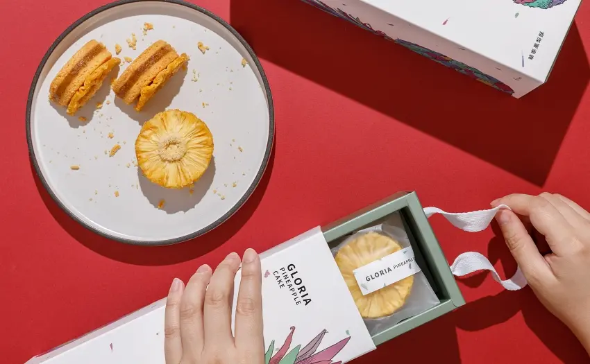 ▲華泰鳳梨酥禮盒以「熱情的太陽」為視覺核心,象徵著新的一年圓滿且充滿能量。這款憑藉紮實口碑、默默累積極高好評的實力派伴手禮,是年節贈禮的最佳選擇。6 入禮盒 NT$780。 圖/華泰大飯店集團提供;窩客島整理