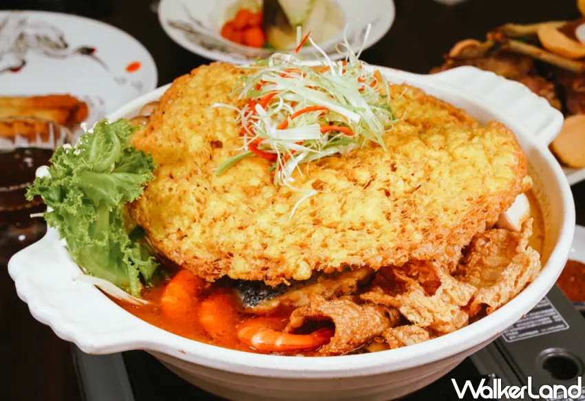 ▲簡單就好川菜家常熱炒的招牌料理砂鍋魚頭需提前預訂。（美食好芃友提供）