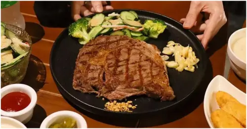 新竹玩火美式炭烤牛排，頂級PRIME肋眼超大松阪豬，園區老饕消夜首選。