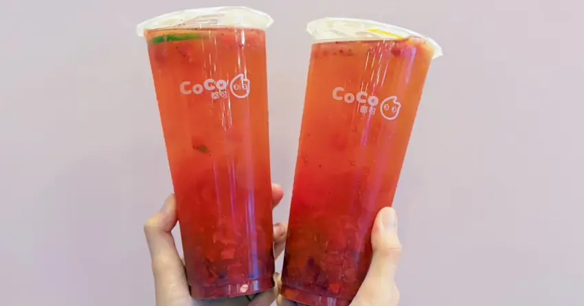 CoCo買一送一！CoCo莓好雙果茶第二杯0元，美樂蒂聯名紙杯拍起來。