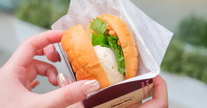 哈根達斯香菜堡！哈根達斯烤花生冰淇淋香菜堡，官方玩梗新品299元吃2顆。