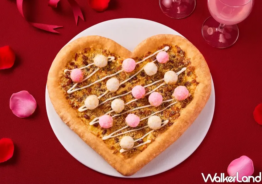 ▲必勝客花好月圓愛心比薩以愛心造型登場，結合湯圓與紅豆，成為春節甜點亮點。