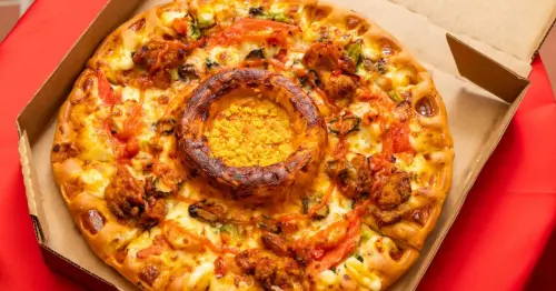 炸湯圓比薩！必勝客春節限定金皇軟殼蟹鮑魚比薩，花好月圓愛心比薩加碼回歸。