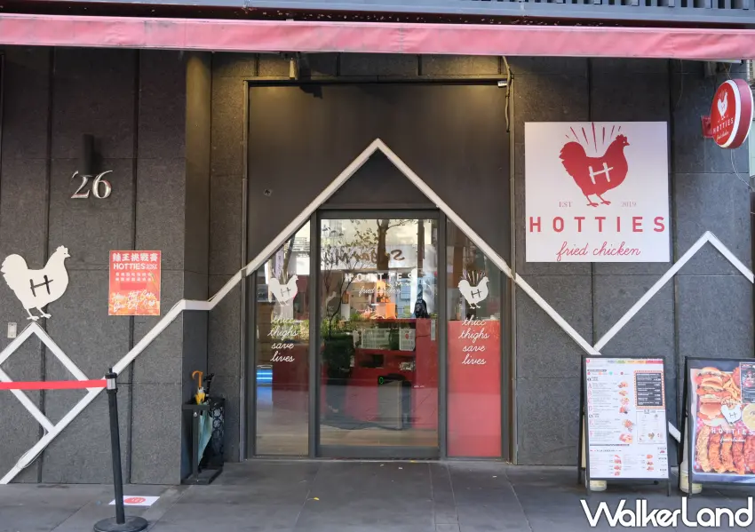 ▲Hotties美式辣炸雞提供各種辣味沾醬，是超道地的美式炸雞吃法。（攝影：鄭雅之）