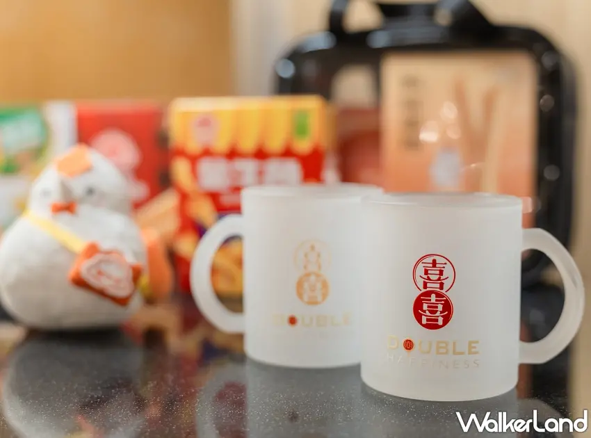 ▲主題房內準備了專屬聯名杯具與紀念品，質感滿分。 圖／雀客國際提供；窩客島整理