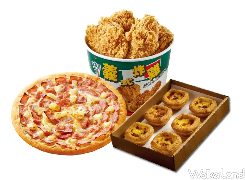 ▲拿坡里 2026春節必吃：開運花生嫩雞披薩買大送大，購買指定套餐可獲得可口可樂限量撲克牌。