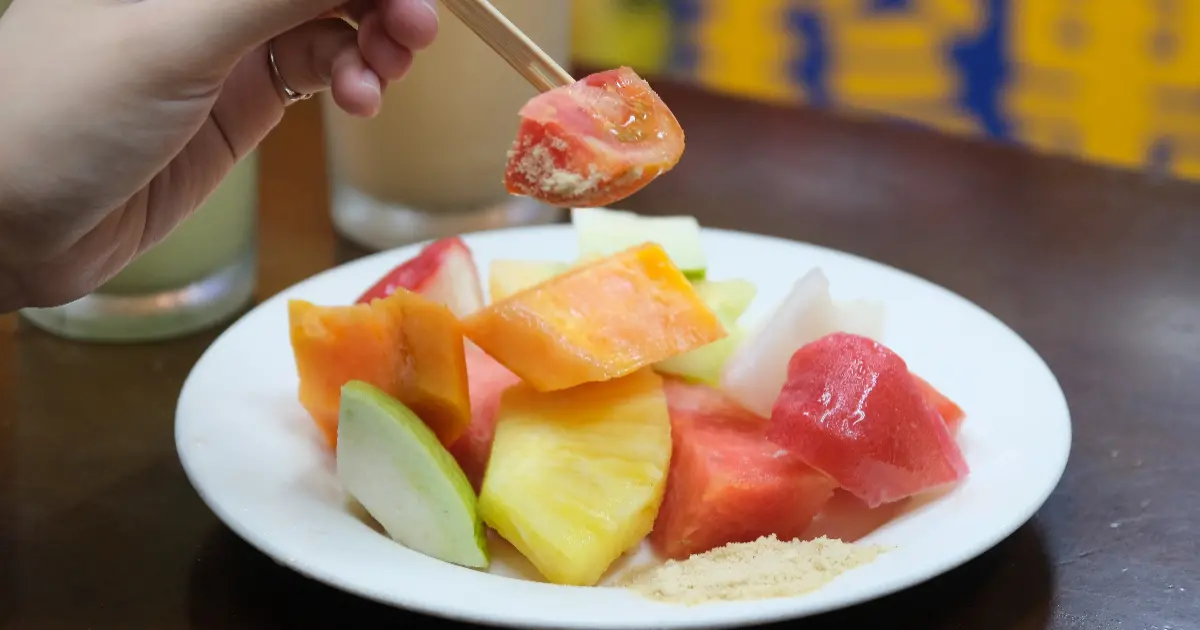 萬華華西街必吃！台灣感性「珍果水果吧」現切水果盤、超濃果汁推薦。