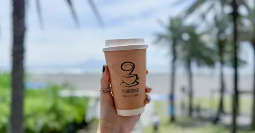 宜蘭頭城美食5選！鐵道咖啡廳超美、必吃草莓大福在這，海景咖啡廳也有。