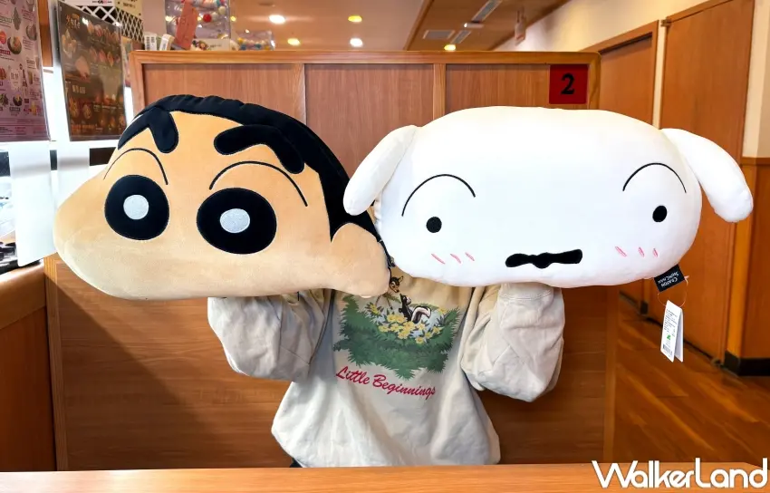 ▲藏壽司打造 5 間蠟筆小新特色聯名店，打卡還有機會抽絨毛抱枕。