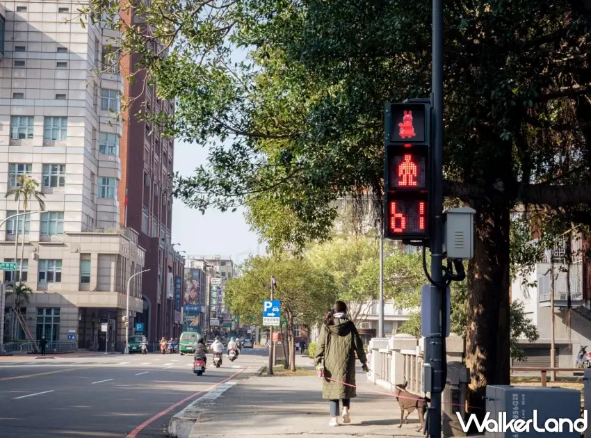 ▲專為「2026新竹過好年」打造的Rody跳跳馬行人號誌，已成為最新熱門打卡點。圖／新竹市政府提供；窩客島整理