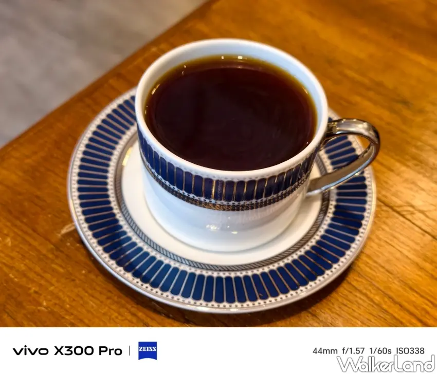 ▲喜歡花香的咖啡迷，特別推薦「花漾紫露」。（攝影：楊婷雅）