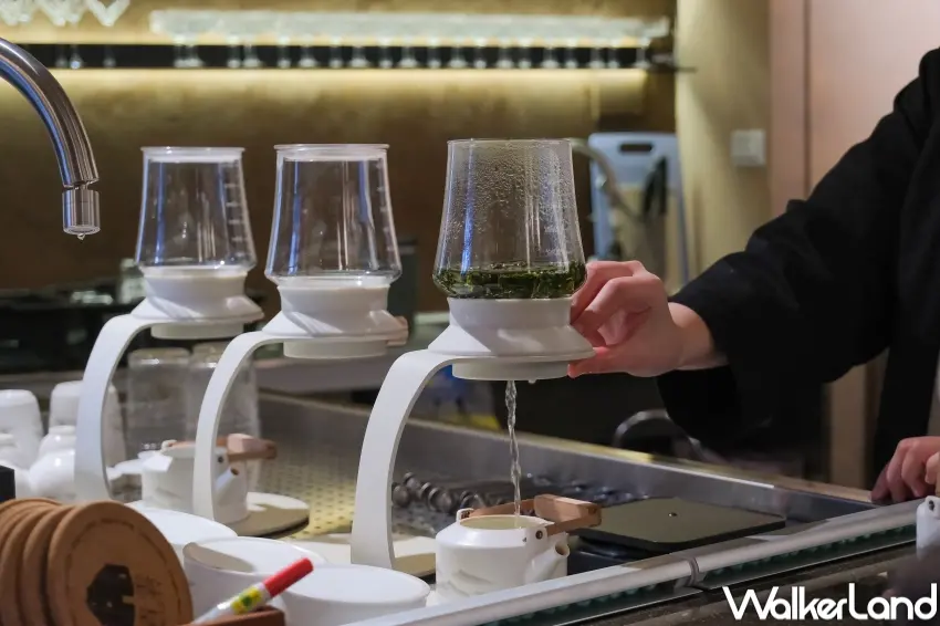 ▲青雲Misty供應碧螺春包種茶與金萱茶等台灣手沖茶（攝影：張人尹）