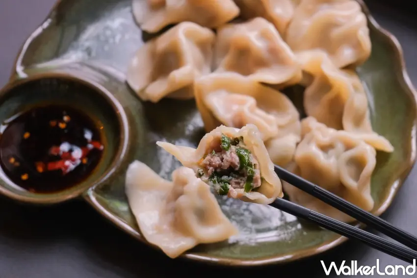 ▲青雲Misty香菜豚水餃搭配辣椒醬油層次豐富（攝影：張人尹）