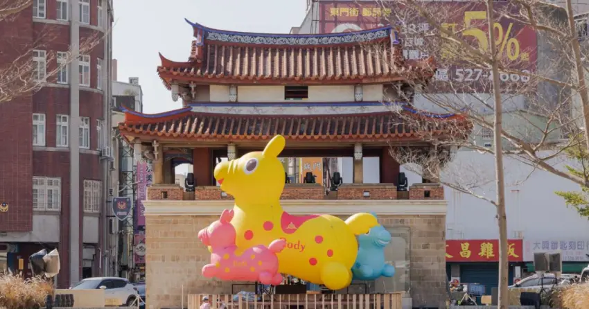 到新竹走春不塞車攻略！新竹燈會RODY跳跳馬萌翻，年貨大街、城隍廟美食順遊玩。