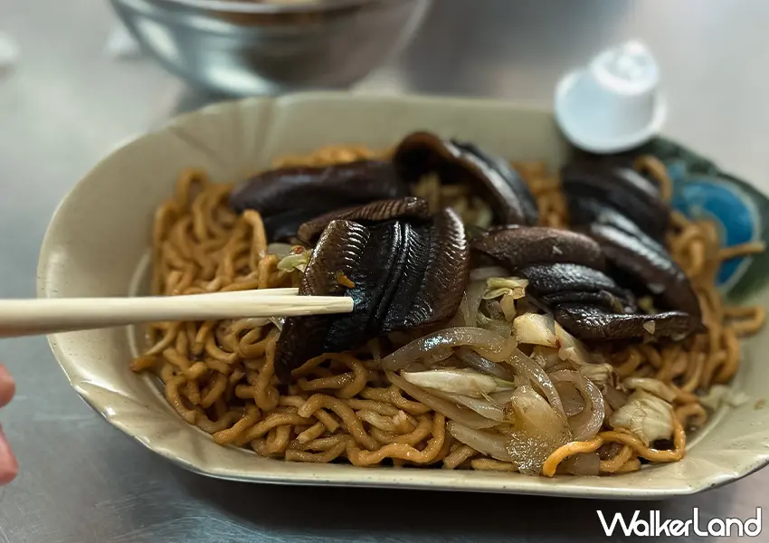 ▲台南美食推薦!德興鱔魚意麵 老饕激推,厚切乾炒鑊氣爆棚,在地人甘願排隊的台南小吃。