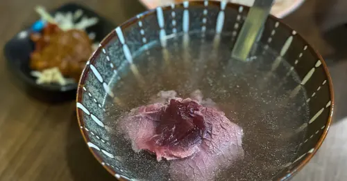 台南牛肉湯推薦！苏·牛肉湯 溫體牛新鮮厚切，在地人私藏清單、每天售完就沒了。