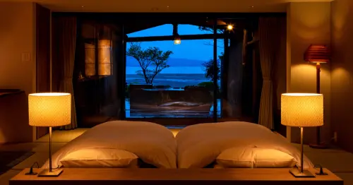 佐賀縣蟹御殿入選「日本小型旅館」10選！入住海景套房可享受無敵海景與絕景桑拿，，還能大啖美食饗宴。