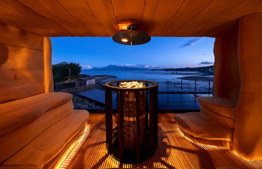 ▲桑拿設施主打的GRAVITY SAUNA使用樹齡350至400年的雲杉原木手工削製而成。