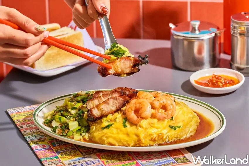 ▲心開冰室Happppppy Café銷魂蜜汁叉燒雙拼慢烤呈現琥珀光澤與軟嫩口感。