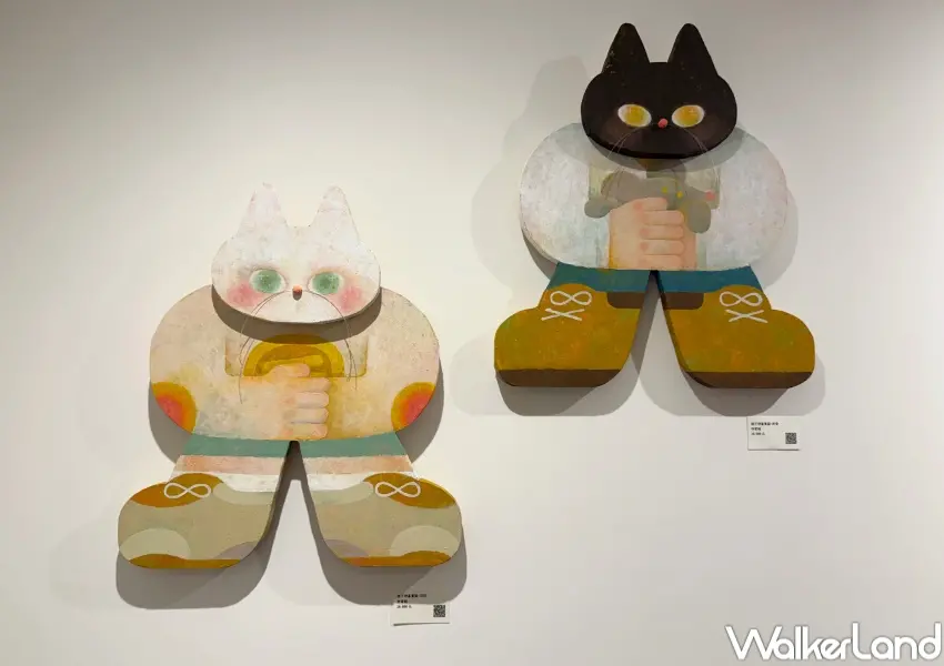 ▲貓奴必看台北「Play Cat聯展」,舊香居藝空間牆面上掛滿由各藝術家創作的貓咪畫作,包含刺繡、立體貓咪造型畫等風格。(攝影:鄭亦庭)
