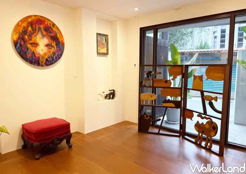 ▲貓奴必看台北貓咪展覽!窗邊貓咪鏤空木製屏風超可愛。(攝影:鄭亦庭)