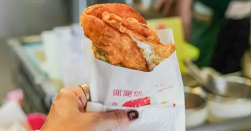 破千好評！宜蘭龍潭日香炸蛋蔥油餅，爆量三星蔥配免費紅茶。