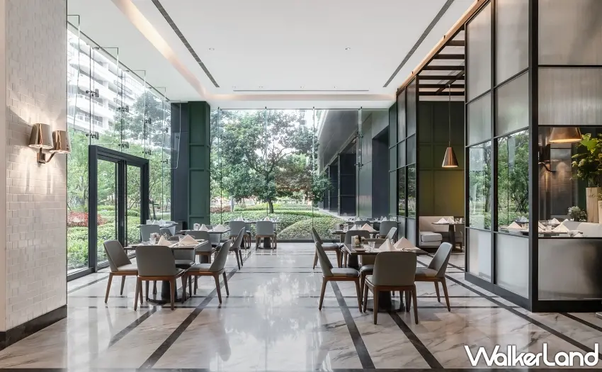 ▲台北萬豪酒店大廳酒吧 Lobby Lounge 挑高 9米9,寬敞舒適的空間是球迷觀賽與聚會的最佳去處。 圖/台北萬豪酒店提供;窩客島整理