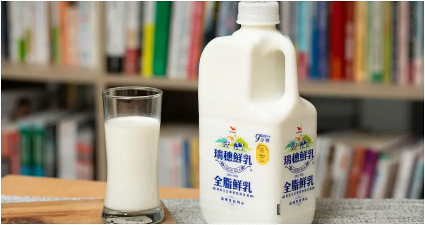 ▲▲程涵宇建議家長落實「分次補」，早晚各一杯鮮乳，讓營養能幫助孩子的成長打好基礎。