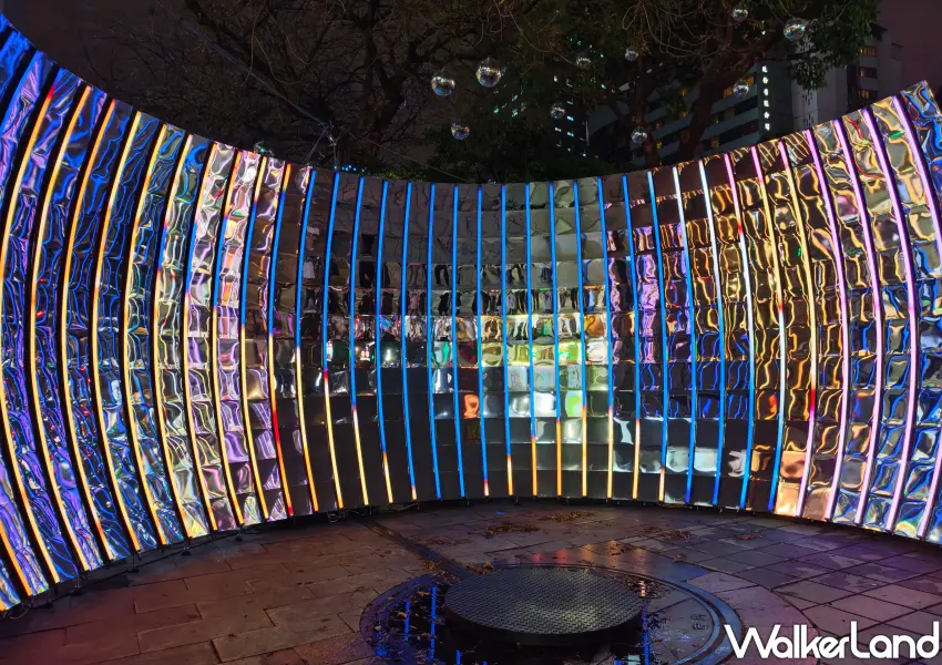 ▲西門町燈區現場還有許多互動燈飾，拍出獨一無二的燈節美照。(攝影：鄭雅之)