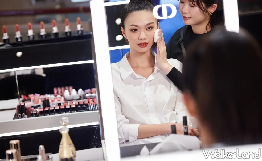 ▲參與者於迪奧美妝旗艦店體驗專業的一站式妝造服務。 圖/台北101提供;窩客島整理
