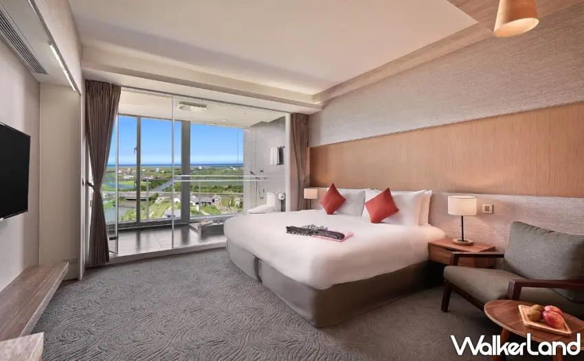 ▲週一至週四入住綠舞可享房型升等至「綻海景雙人客房」。 圖／綠舞國際觀光飯店提供；窩客島整理