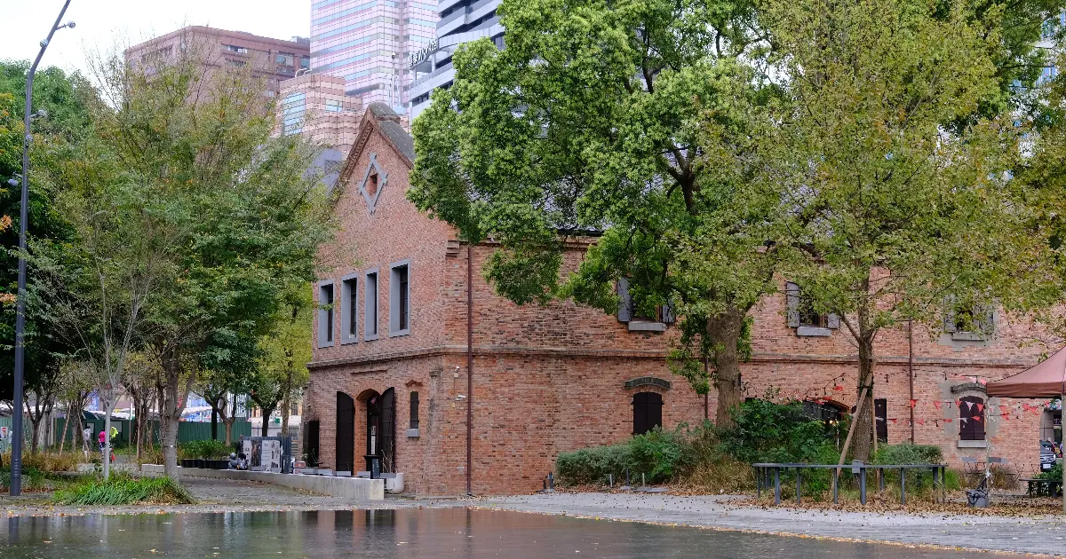 北車隱藏版百年古蹟！台北記憶倉庫免費入場，文青圓拱門 古蹟雞蛋糕必拍。