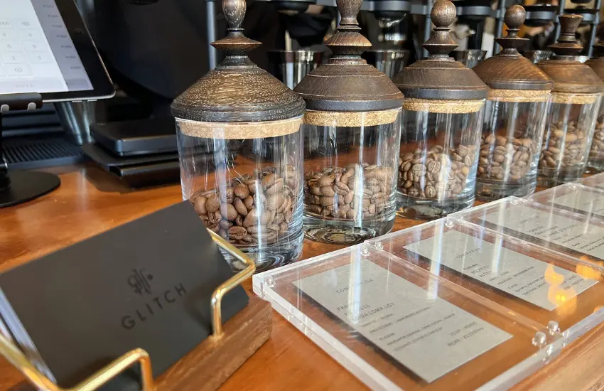 ▲東京神保町的 GLITCH COFFEE & ROASTERS主打單一產區與淺焙的精品咖啡專門店。