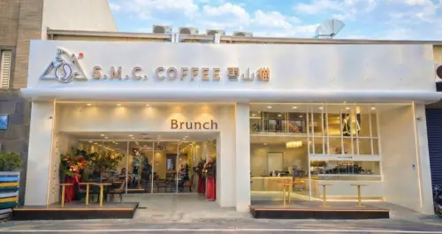 台南咖啡廳新推薦！雪山貓咖啡旗艦店7大特色，百元精品咖啡、鐵板燒先推。