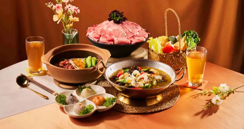 火鍋控揪吃！撈王新品「金湯酸菜魚」免費加料，開胃金棗鴨賞煲仔飯加碼吃。