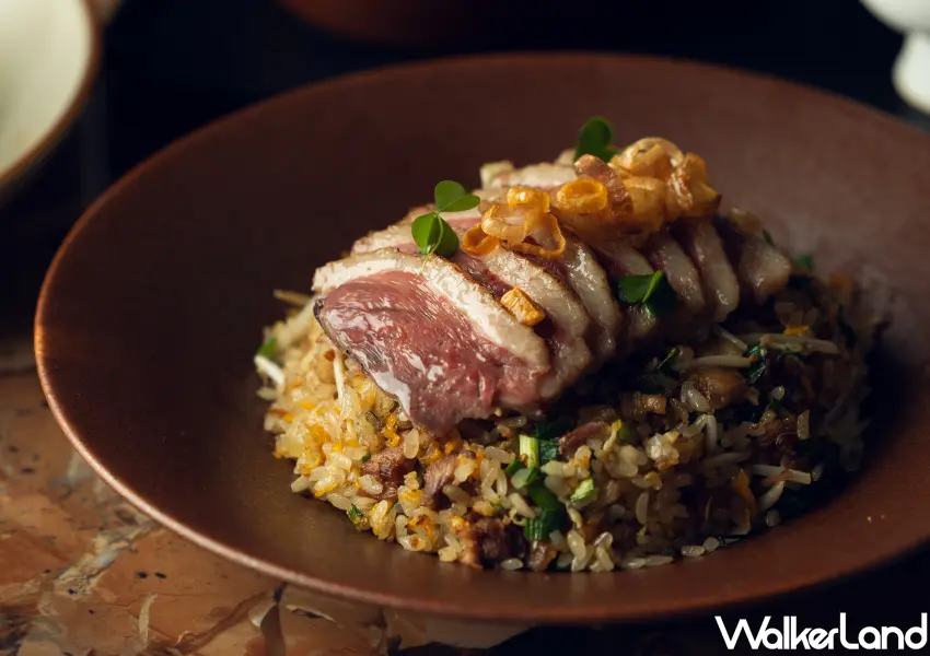 ▲只有台中才吃得到,心潮飯店限定鵝胸銀芽炒飯散發濃郁鵝油辛香。