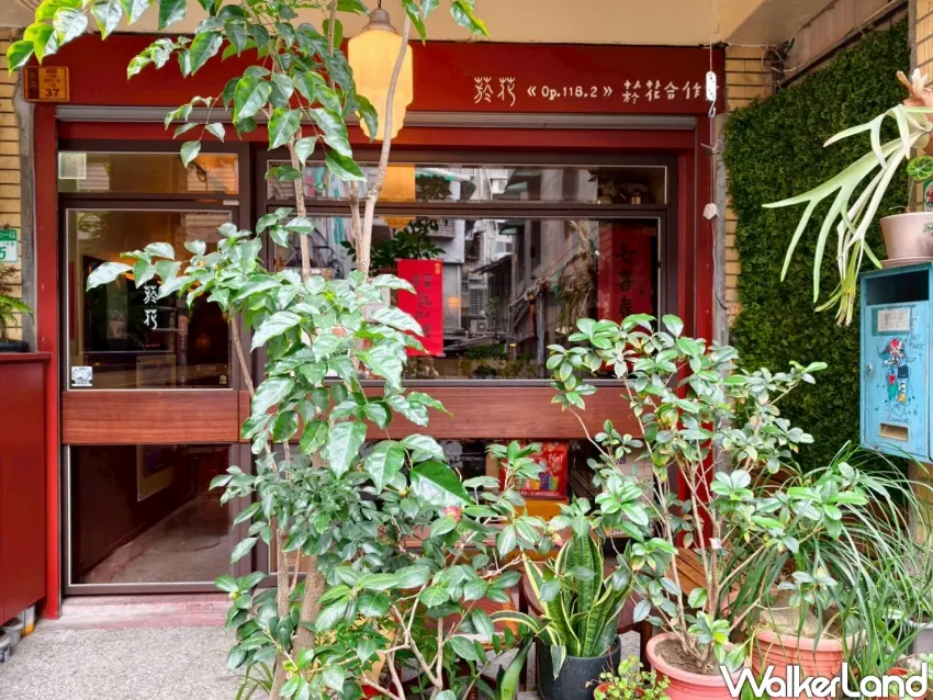 ▲「菸花Op.118.2」是大稻埕深受咖啡迷與樂迷喜愛的特色咖啡廳。（攝影：楊婷雅）