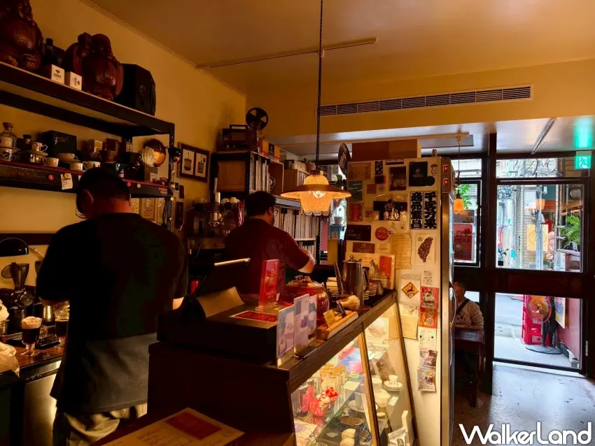 ▲「菸花Op.118.2」略帶昏暗卻迷人的氛圍宛如酒吧。（攝影：楊婷雅）